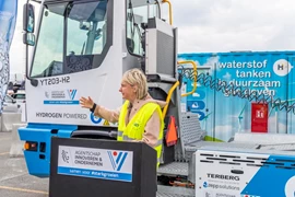Terberg hydrogen terminal tractor tested at Antwerp Euroterminal